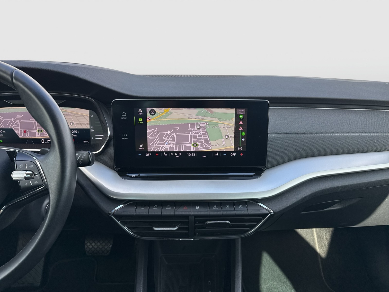 Skoda Octavia Combi 2.0 STYLE NAVI KAMERA AHK LED