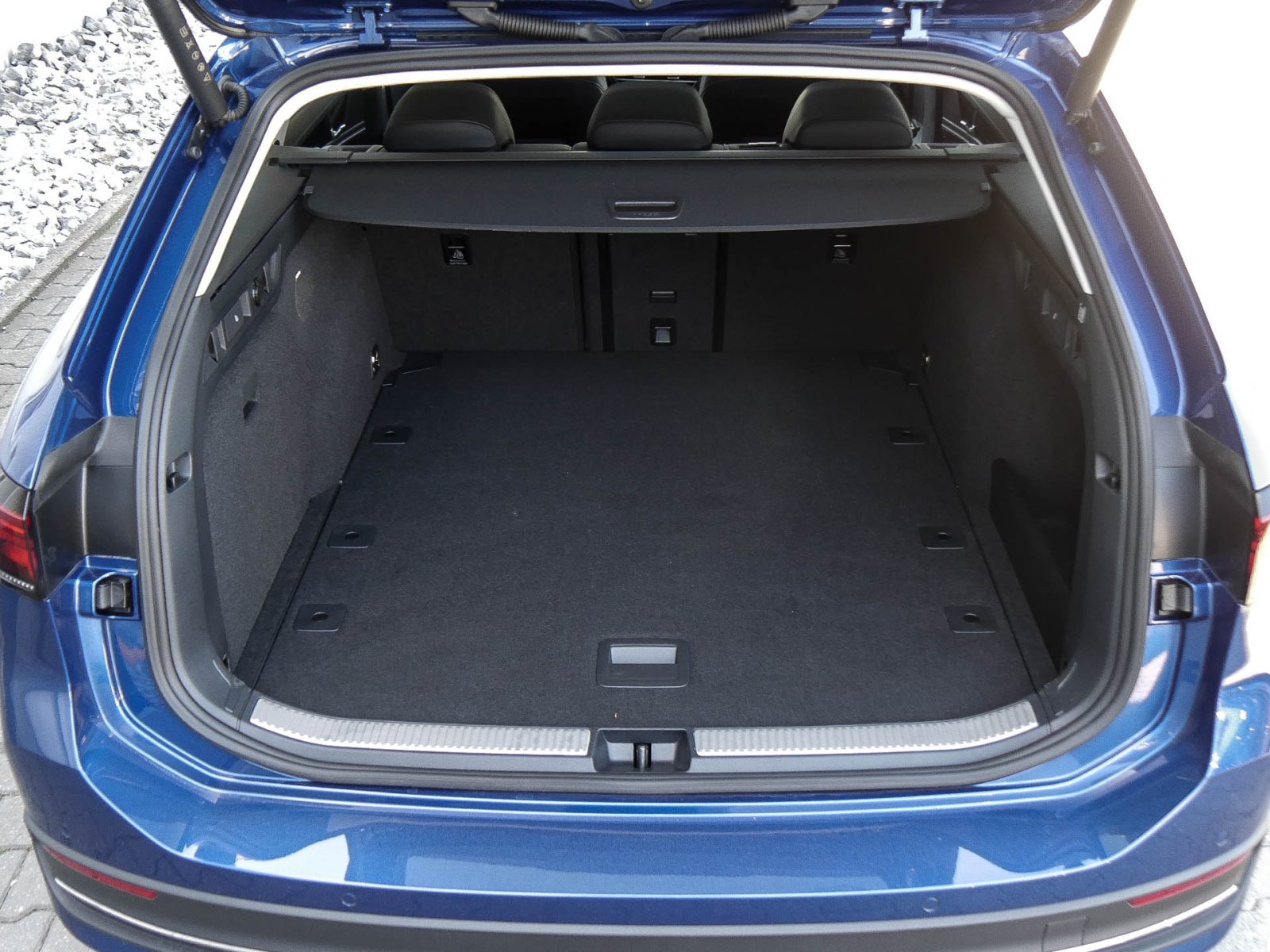 Volkswagen Passat Variant 1.5 eTSI BUSINESS PANO 360CAM NAVI