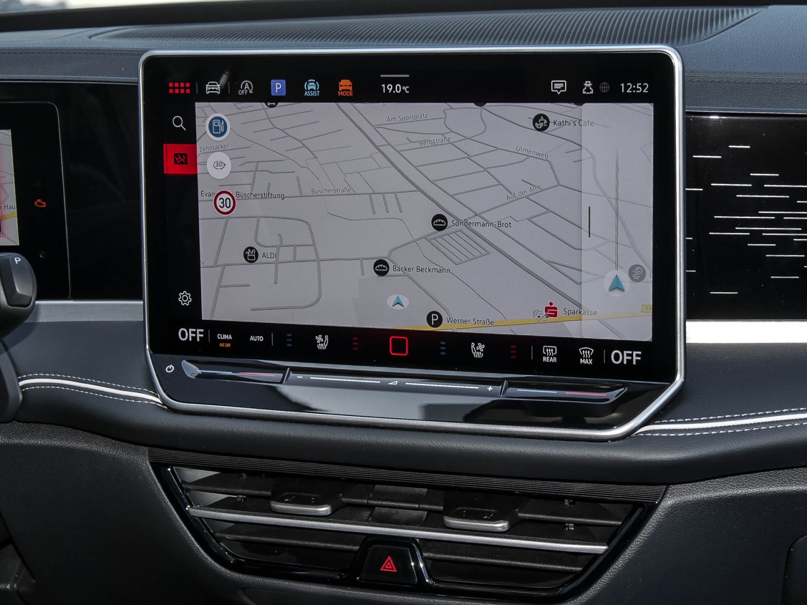 Volkswagen Passat Variant 1.5 eTSI BUSINESS PANO 360CAM NAVI