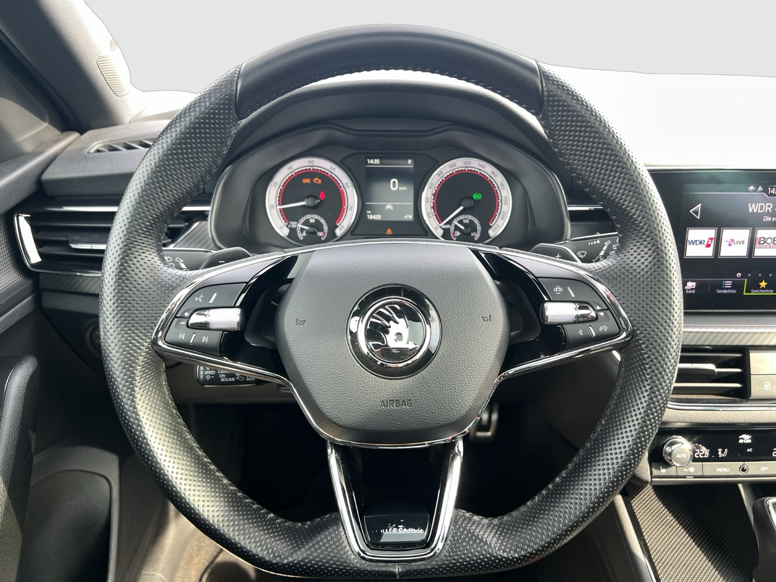 Skoda Scala 1.5 TSI DSG Monte Carlo PANO AHK SITZHEIZ