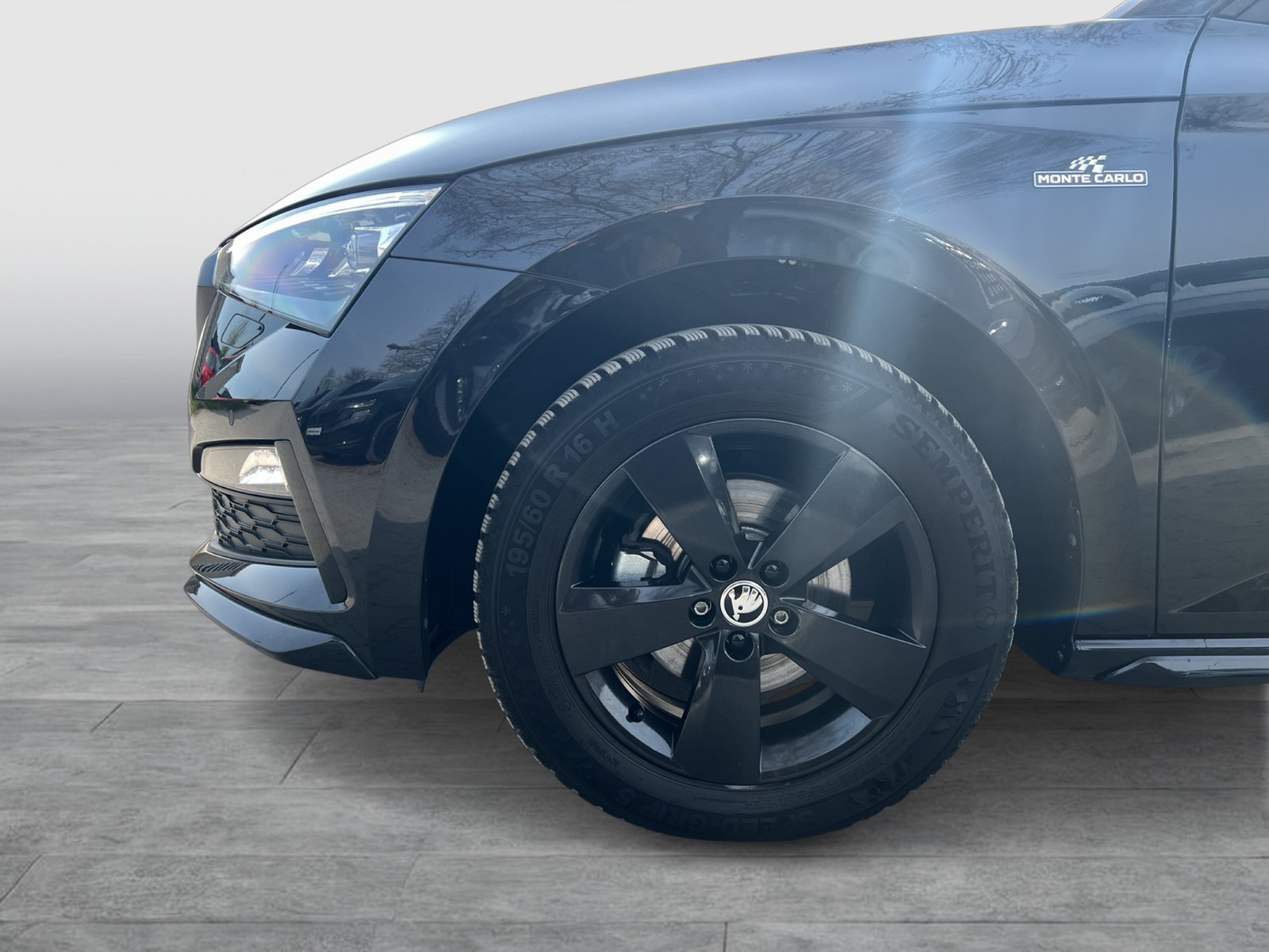 Skoda Scala 1.5 TSI DSG Monte Carlo PANO AHK SITZHEIZ