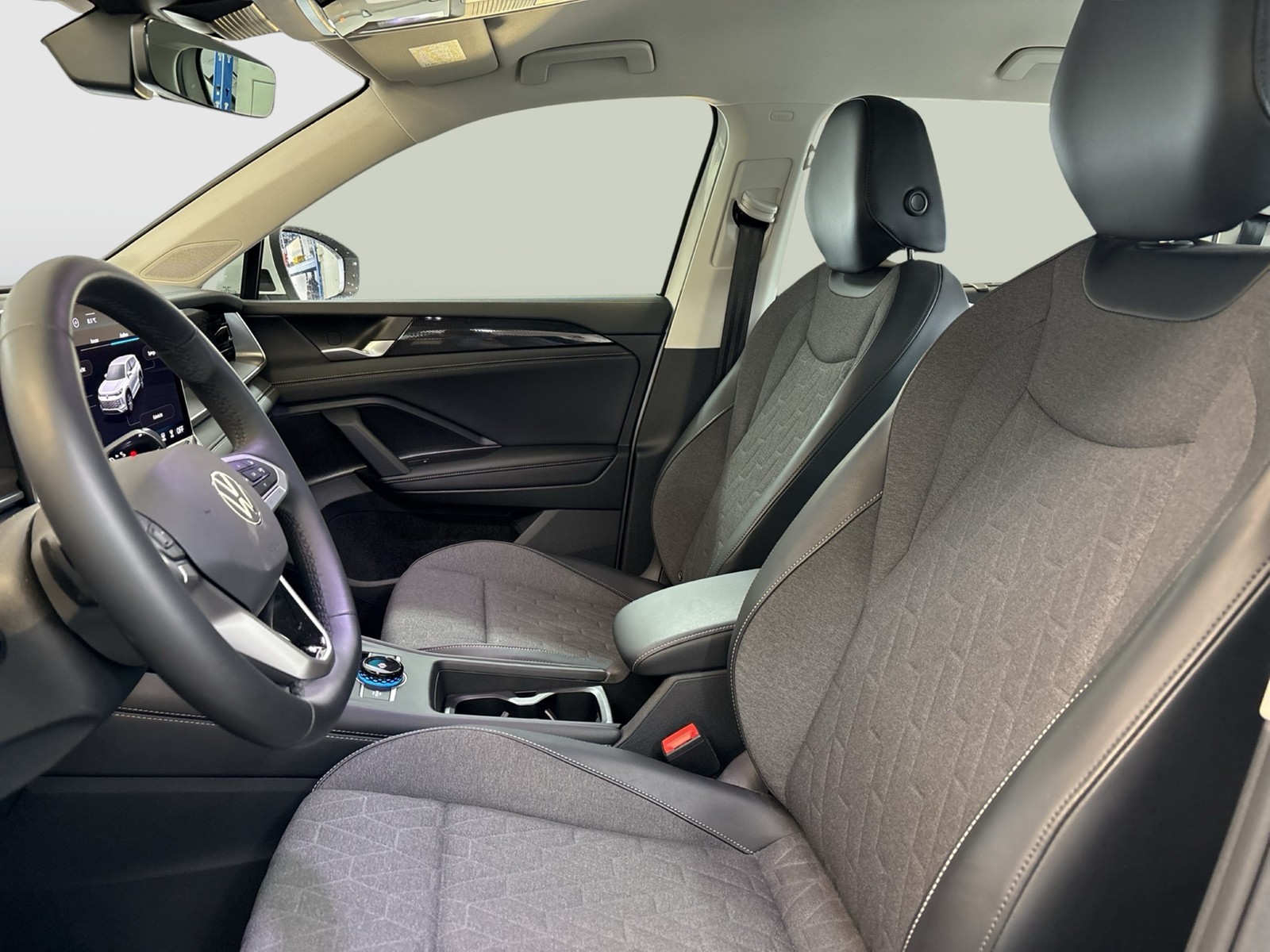 Volkswagen Tayron 2.0 LIFE AHK CAM ACC CARPLAY