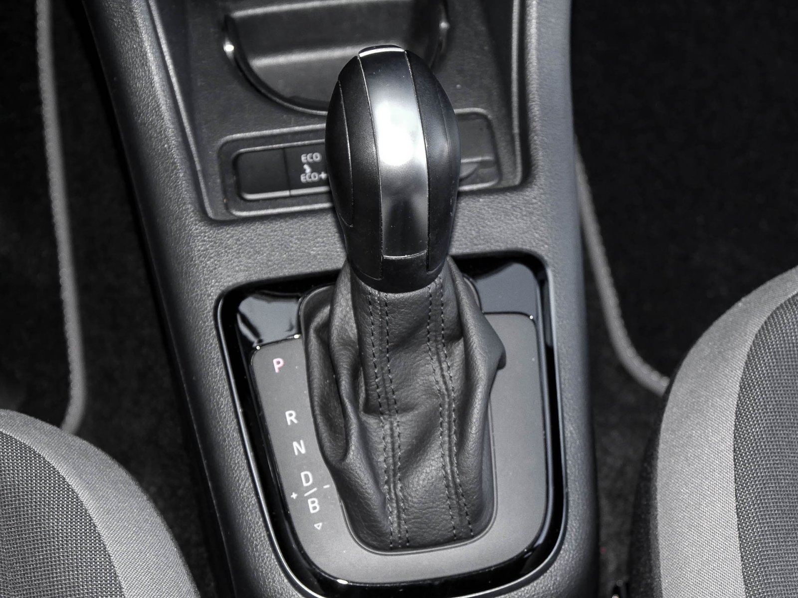 Volkswagen e-up! STYLE 4TÜREN CAM ALU SITZHEIZ.EINPARKHILFE