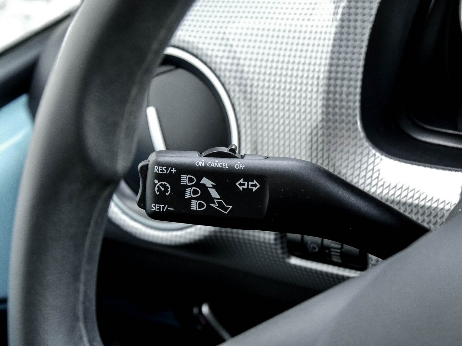 Volkswagen e-up! STYLE 4TÜREN CAM ALU SITZHEIZ.EINPARKHILFE