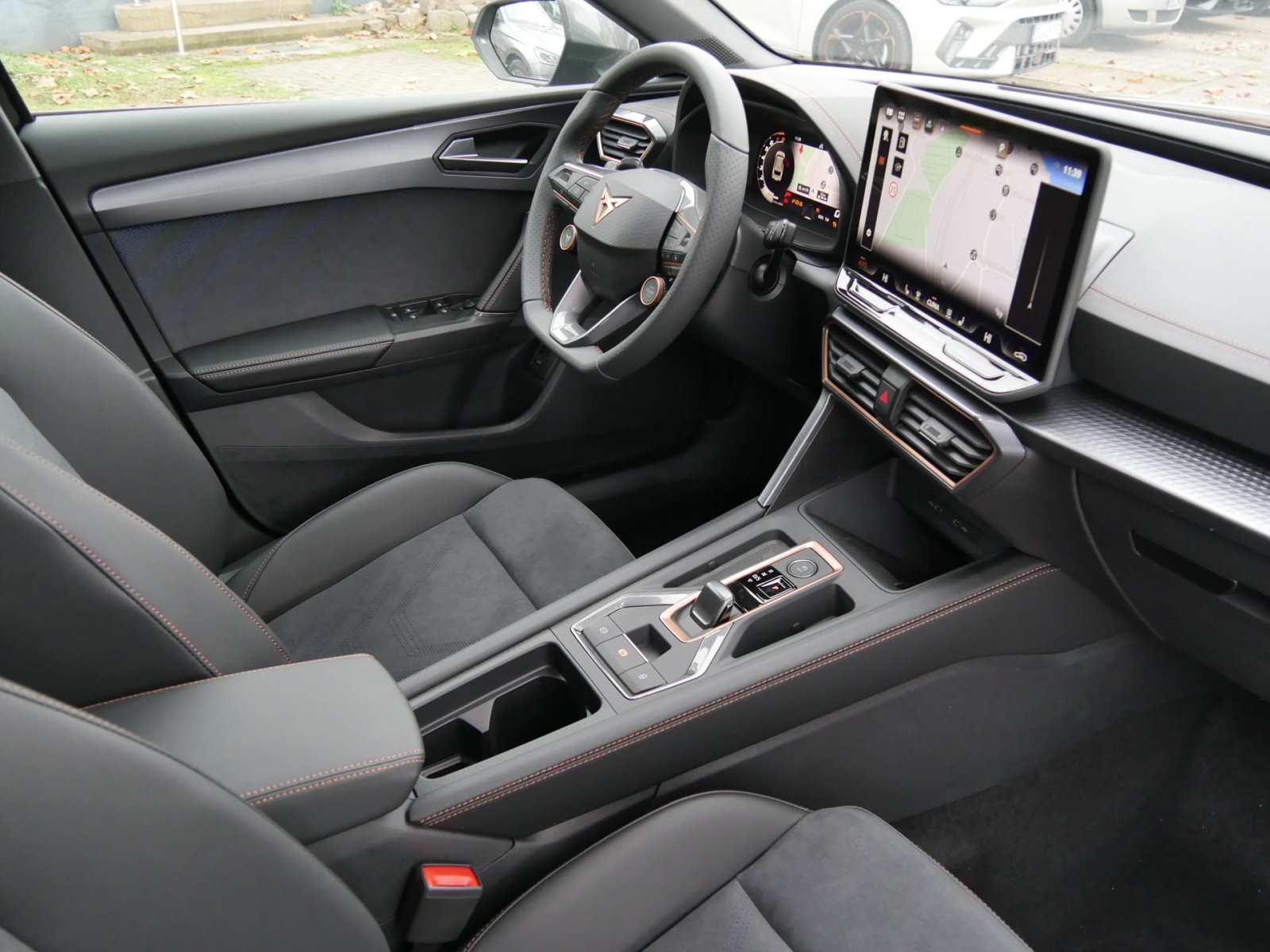 Cupra Leon ST 1.5 DSG eKLAPPE MATRIXLED NAVI CAM LM18