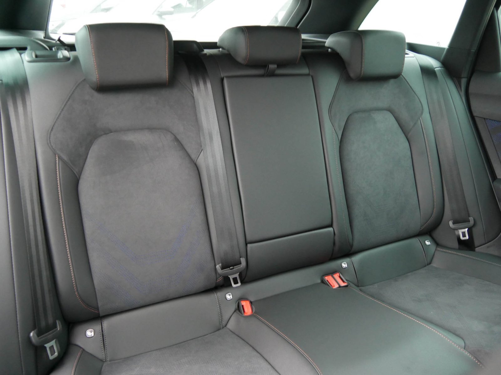 Cupra Leon ST 1.5 DSG eKLAPPE MATRIXLED NAVI CAM LM18