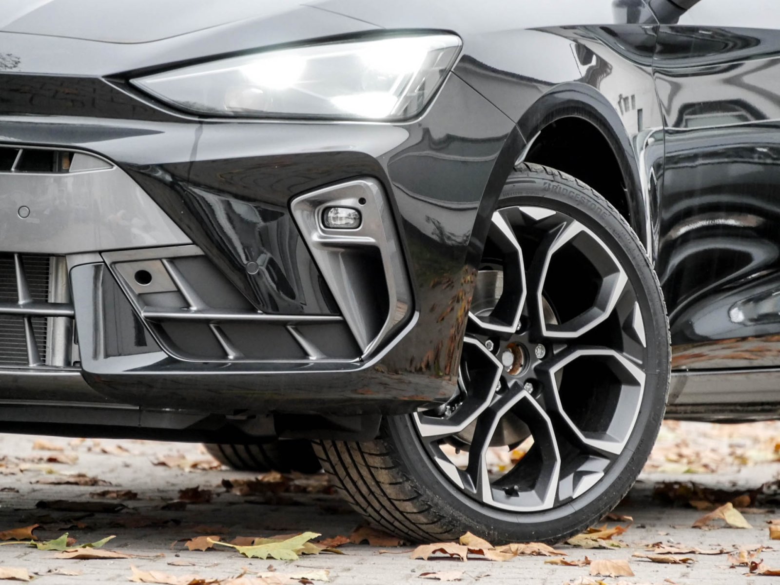 Cupra Leon ST 1.5 DSG eKLAPPE MATRIXLED NAVI CAM LM18