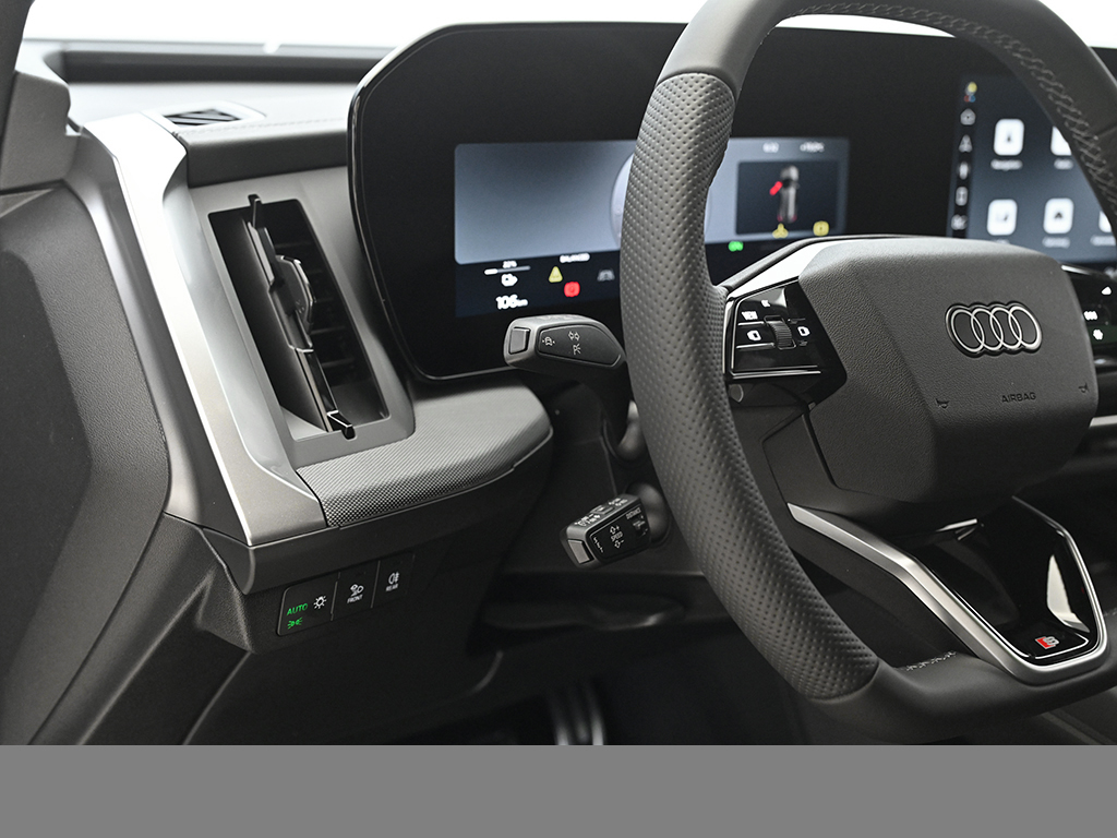 Audi Q4 e-tron quattro performance AHK PANO TECH PLUS