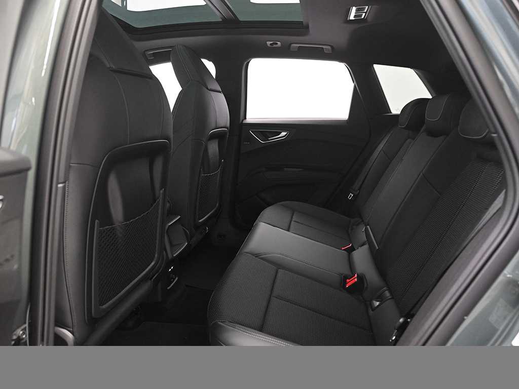 Audi Q4 e-tron quattro performance AHK PANO TECH PLUS