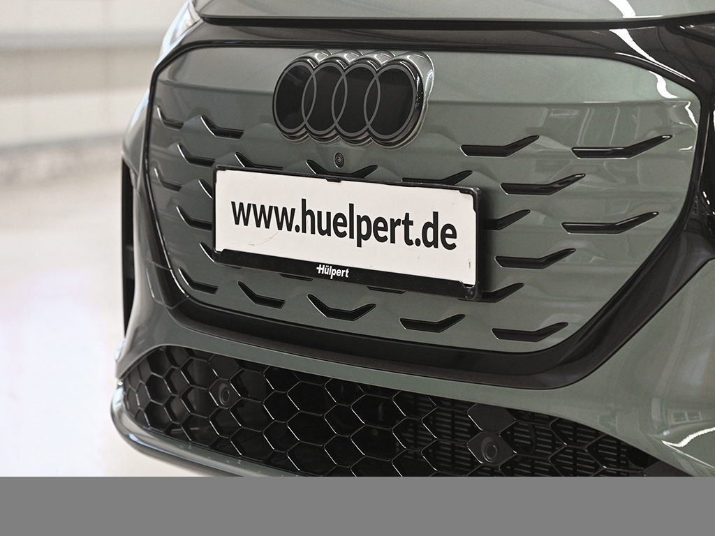 Audi Q4 e-tron quattro performance AHK PANO TECH PLUS