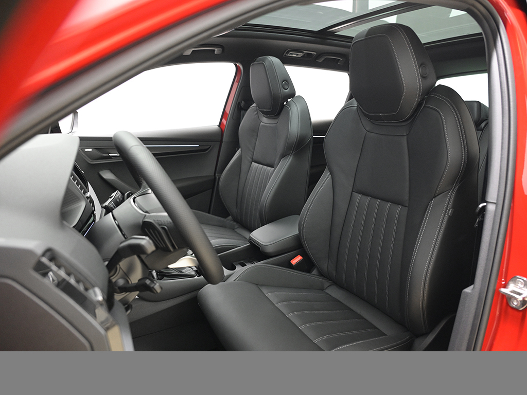 Skoda Karoq 2.0 SPORTLINE DSG 4x4 AHK PANO STANDHZG