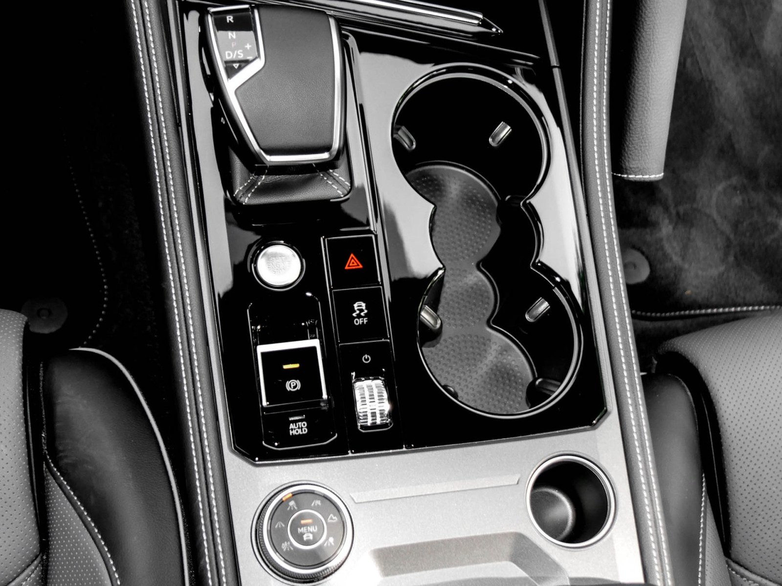 Volkswagen Touareg V6 R-LINE NEUES MODELL AHK CAM ACC LM19