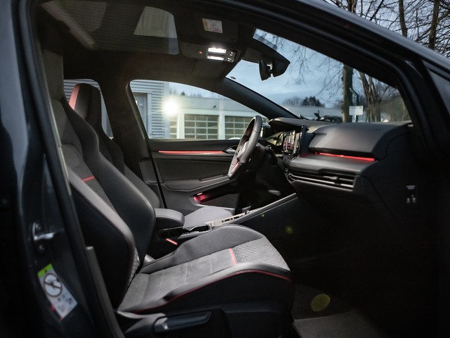 Volkswagen Golf 2.0 GTI Clubsport ALU19 H.KARDON PANO BLACK