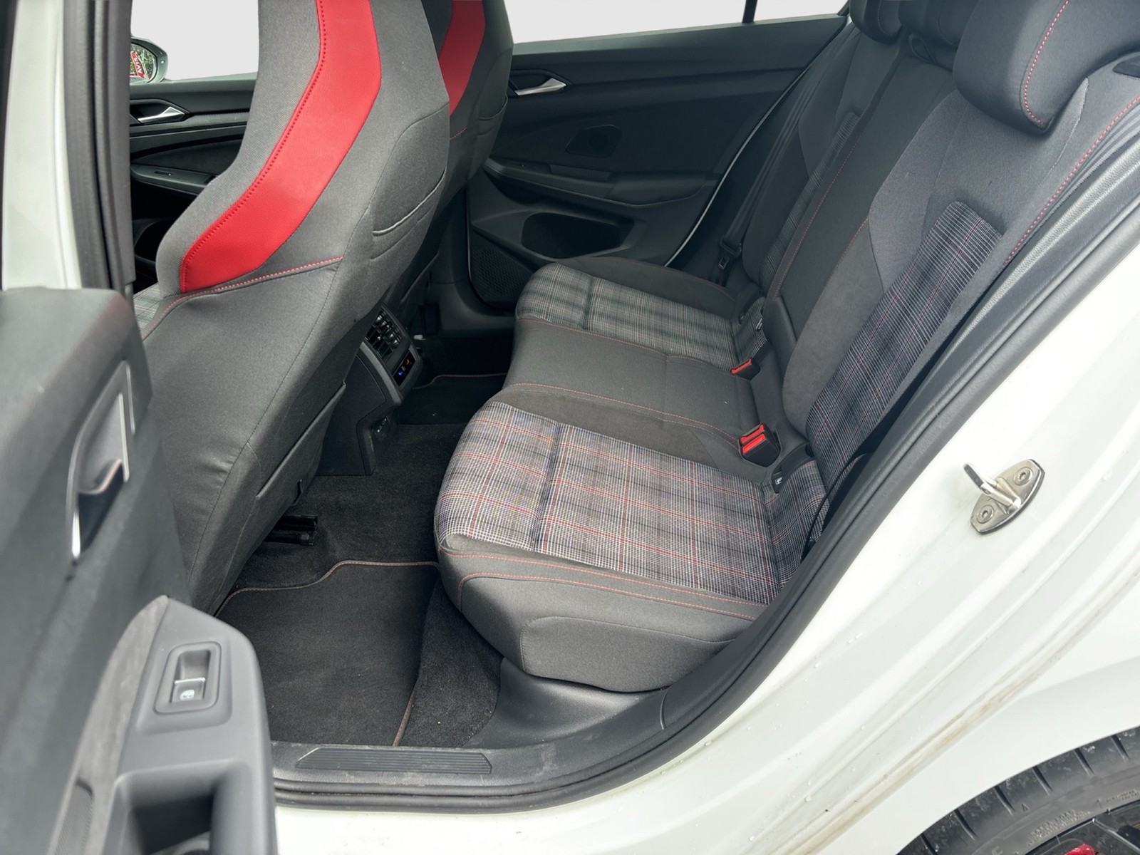 Volkswagen Golf 2.0 GTI PANO ALU19 MATRIX H.KARDON