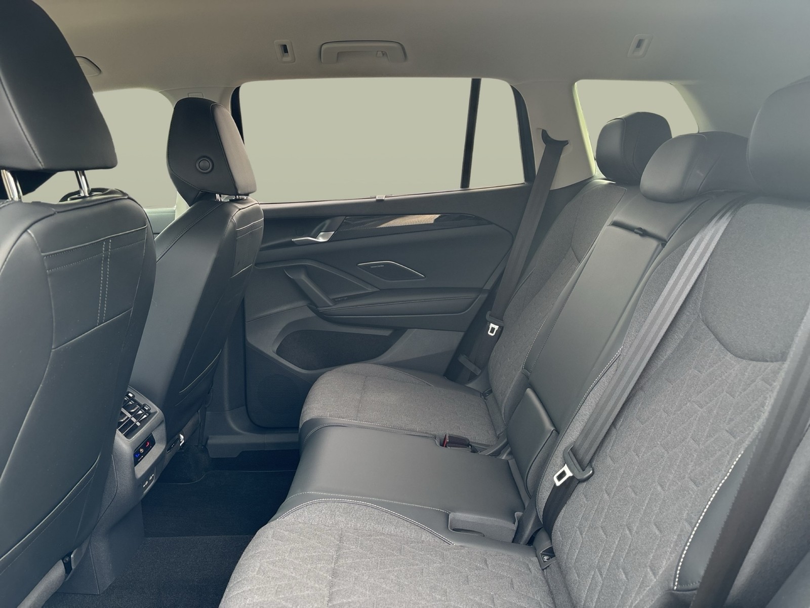 Volkswagen Tayron 2.0 LIFE 4X4 HARMAN KARDON 360CAM ACC NAVI