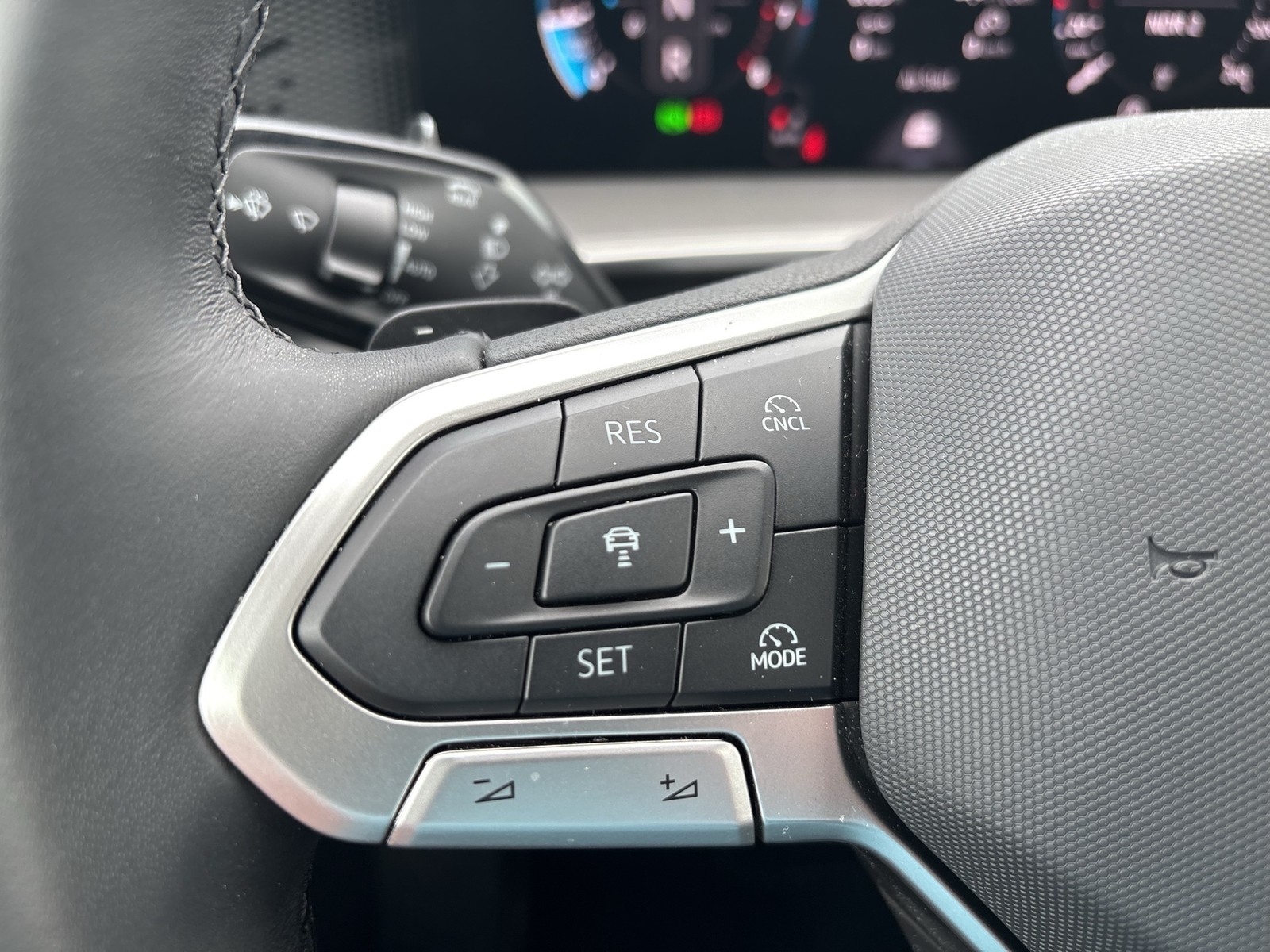 Volkswagen Tayron 2.0 LIFE 4X4 HARMAN KARDON 360CAM ACC NAVI