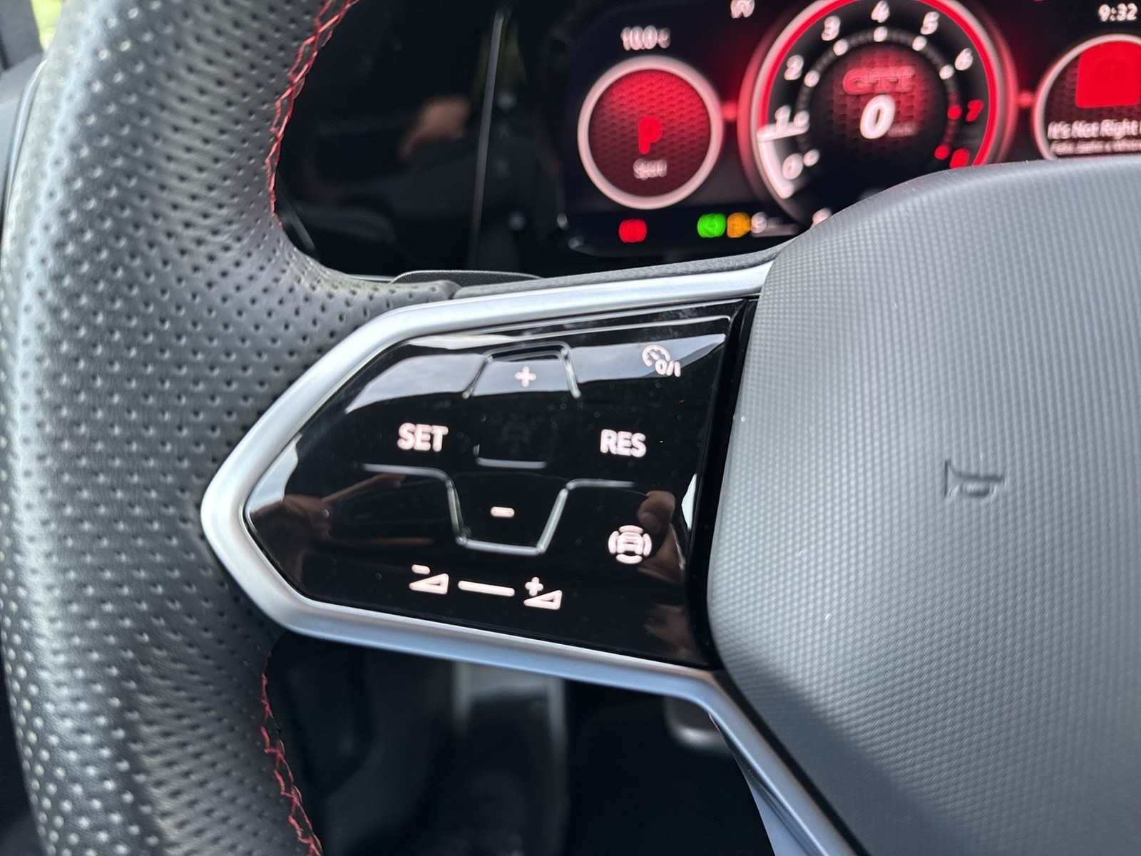 Volkswagen Golf VIII 2.0 GTI CLUBSPORT LM18 CARPLAY LED+