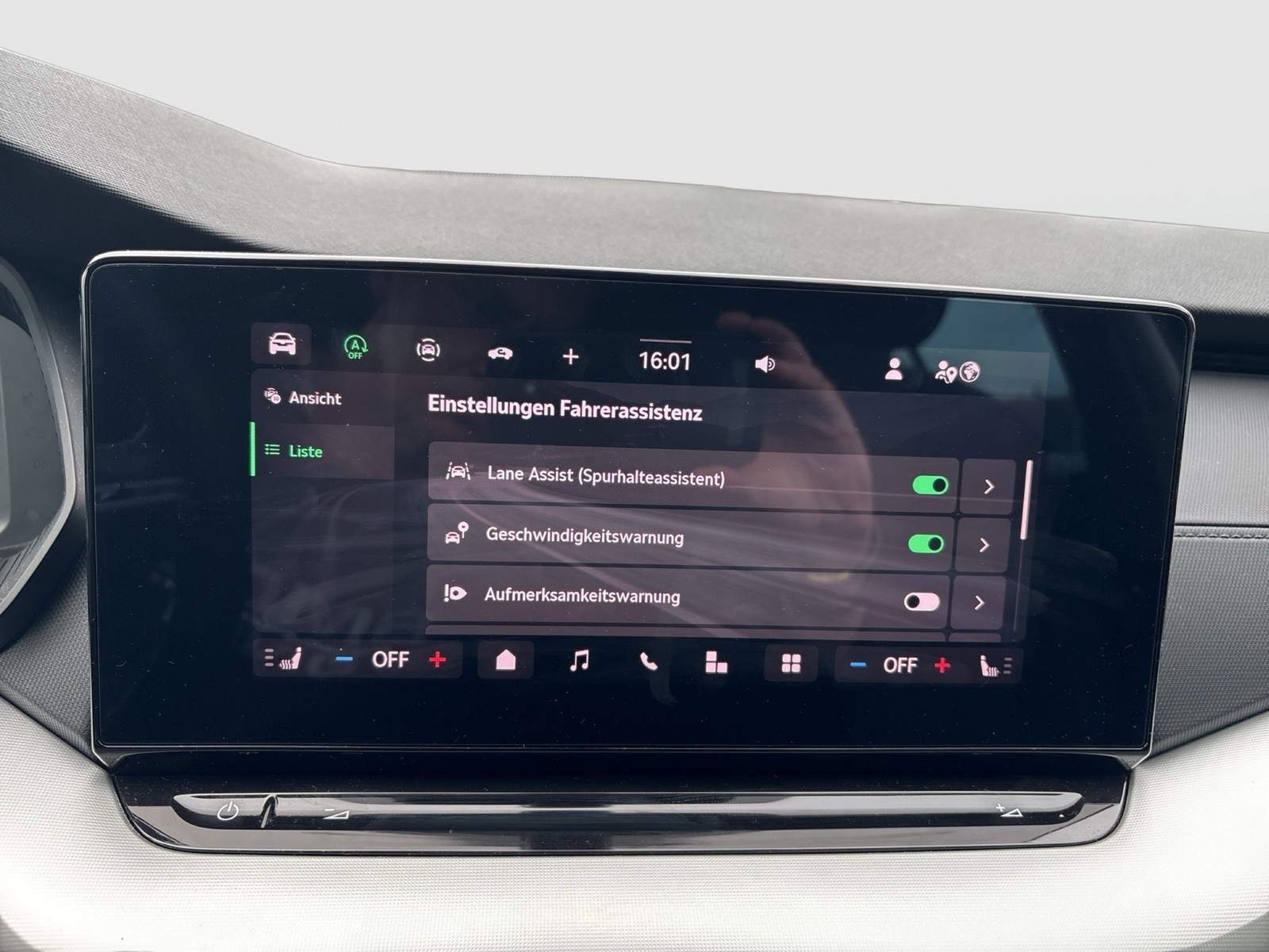 Skoda Octavia Combi 1.5 e-TEC SELECTION CARPLAY LM17