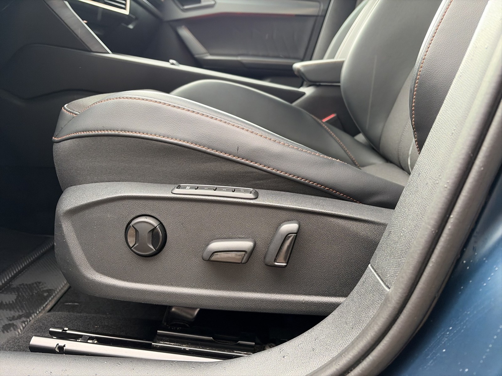 Cupra Formentor 1.4 HYBRID VZ CAM ACC LM19 NAVI CARPLAY