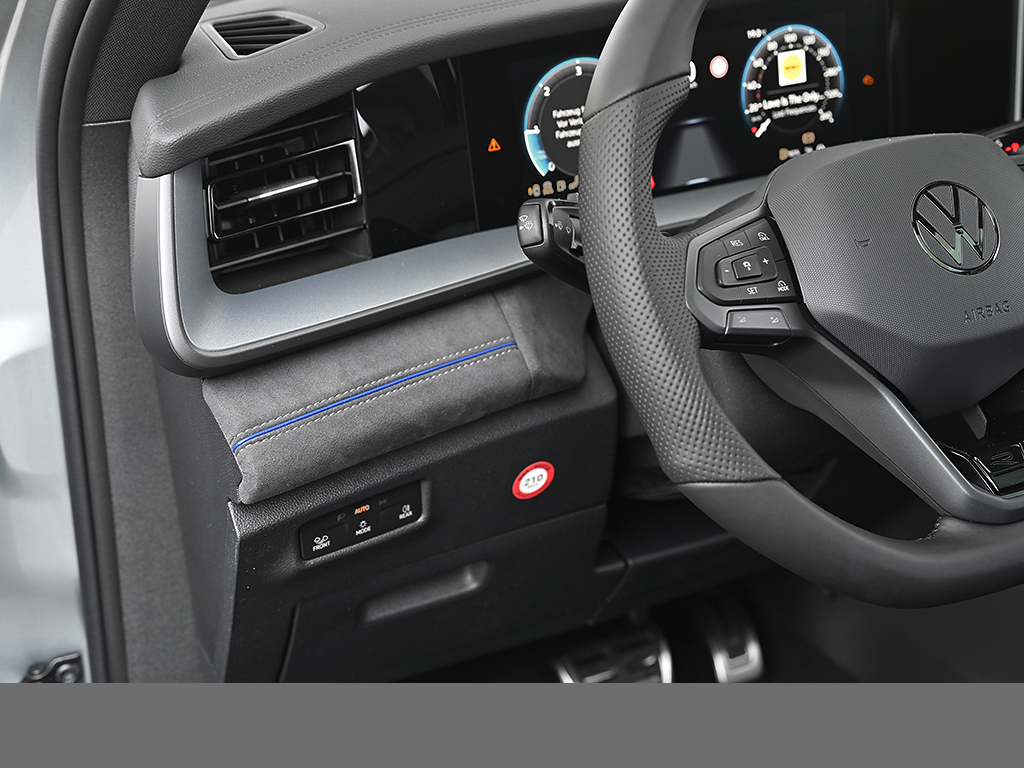 Volkswagen Tayron 2.0 TDI 4MOTION R-LINE DSG 7SITZE AHK BLACKSTYLE HD-MATRIX