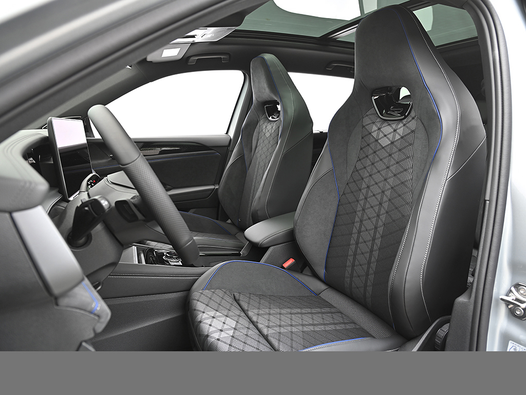 Volkswagen Tayron 2.0 TDI 4MOTION R-LINE DSG 7SITZE AHK BLACKSTYLE HD-MATRIX