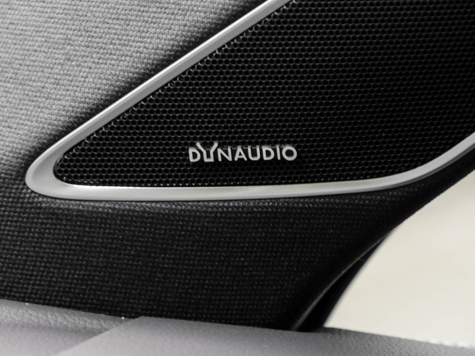 Volkswagen Touareg V6 3.0 TDI 4MOTION R-LINE BLACKSTYLE DYNAUDIO PANO LM22