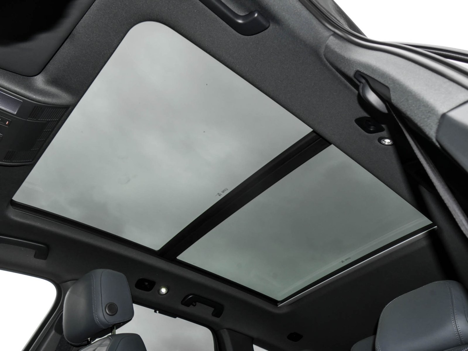 Volkswagen Touareg V6 3.0 TDI 4MOTION R-LINE BLACKSTYLE DYNAUDIO PANO LM22