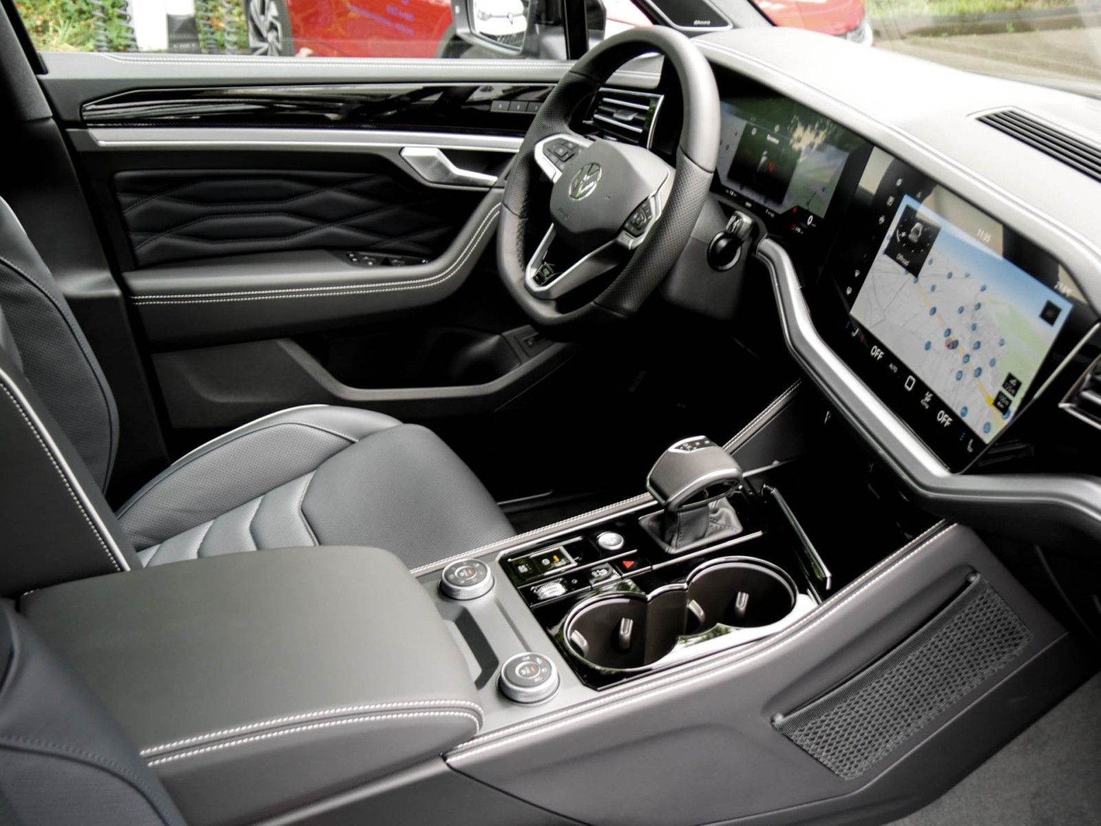 Volkswagen Touareg V6 3.0 TDI 4MOTION R-LINE BLACKSTYLE DYNAUDIO PANO LM22