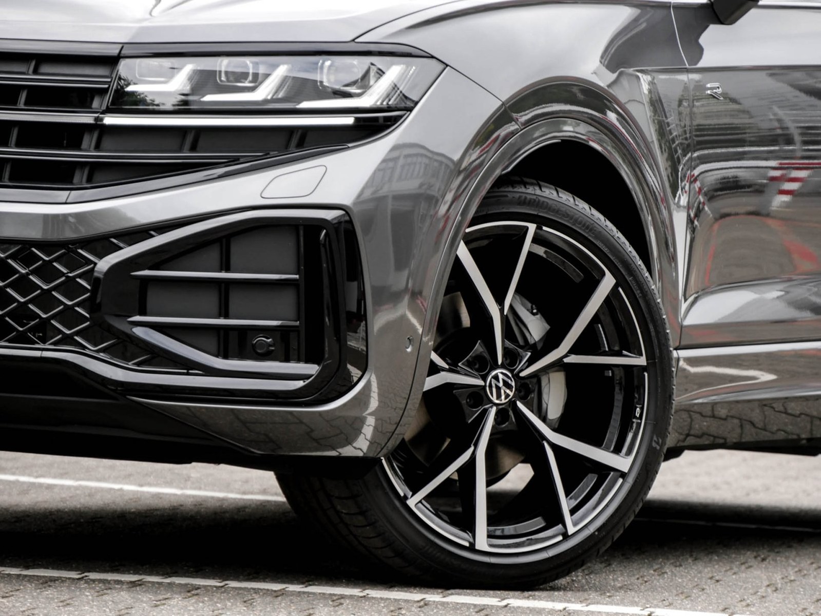 Volkswagen Touareg V6 3.0 TDI 4MOTION R-LINE BLACKSTYLE DYNAUDIO PANO LM22