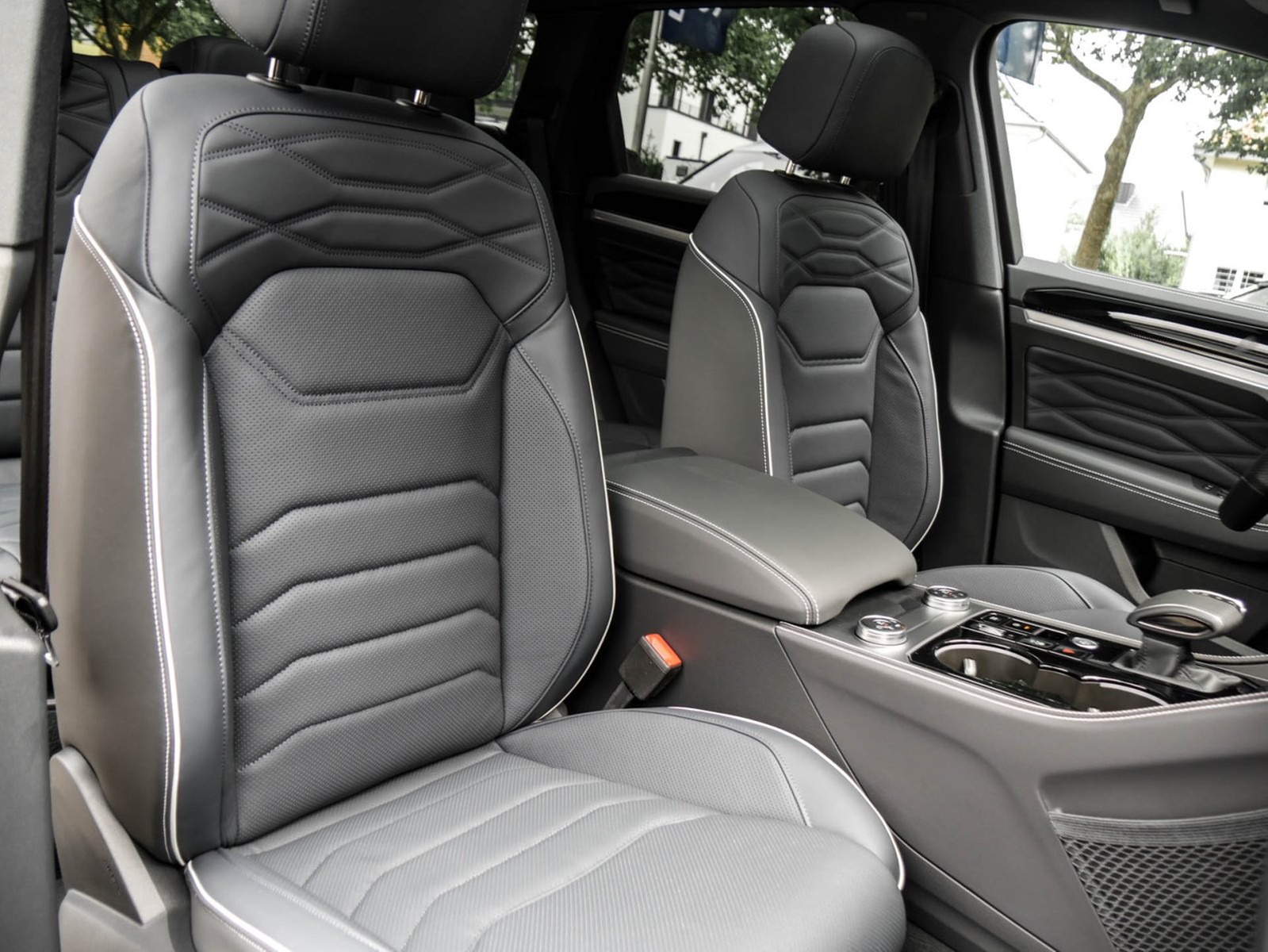 Volkswagen Touareg V6 3.0 TDI 4MOTION R-LINE BLACKSTYLE DYNAUDIO PANO LM22