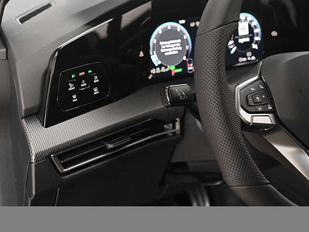 Volkswagen Golf 1.5 eTSI R-LINE DSG HÜLPERT BLACK EDITION