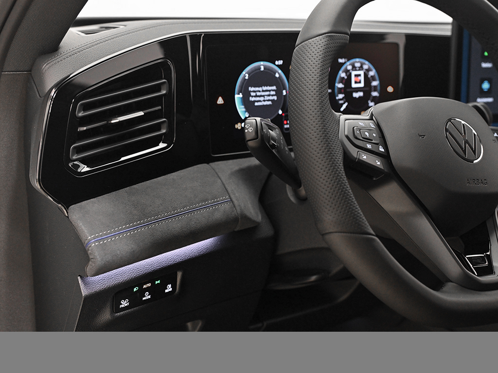 Volkswagen Tiguan 2.0 TDI R-LINE DSG BLACKSTYLE AHK