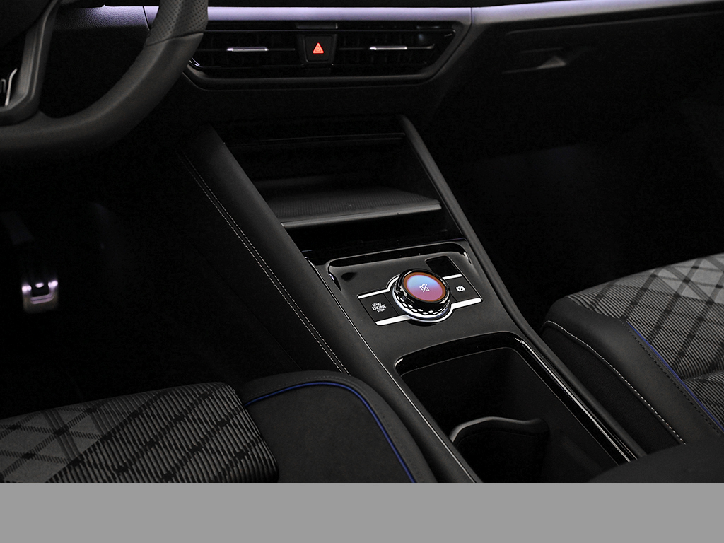 Volkswagen Tiguan 2.0 TDI R-LINE DSG BLACKSTYLE AHK