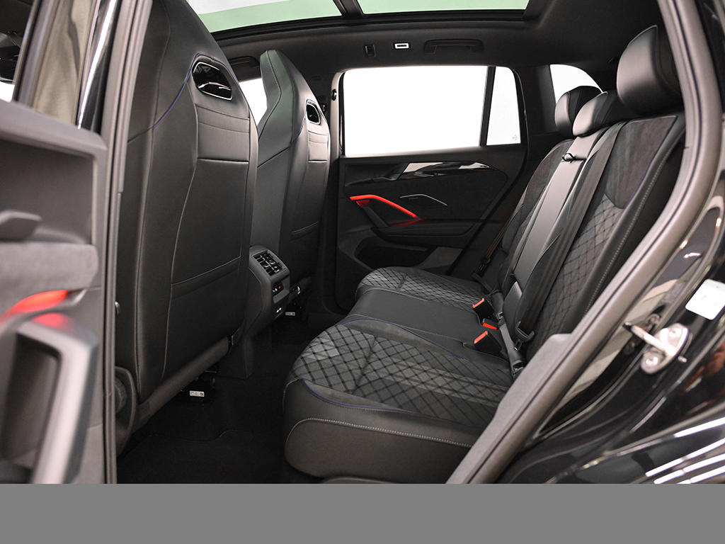 Volkswagen Tiguan 2.0 TDI R-LINE 4MOTION DSG BLACKSTYLE AHK