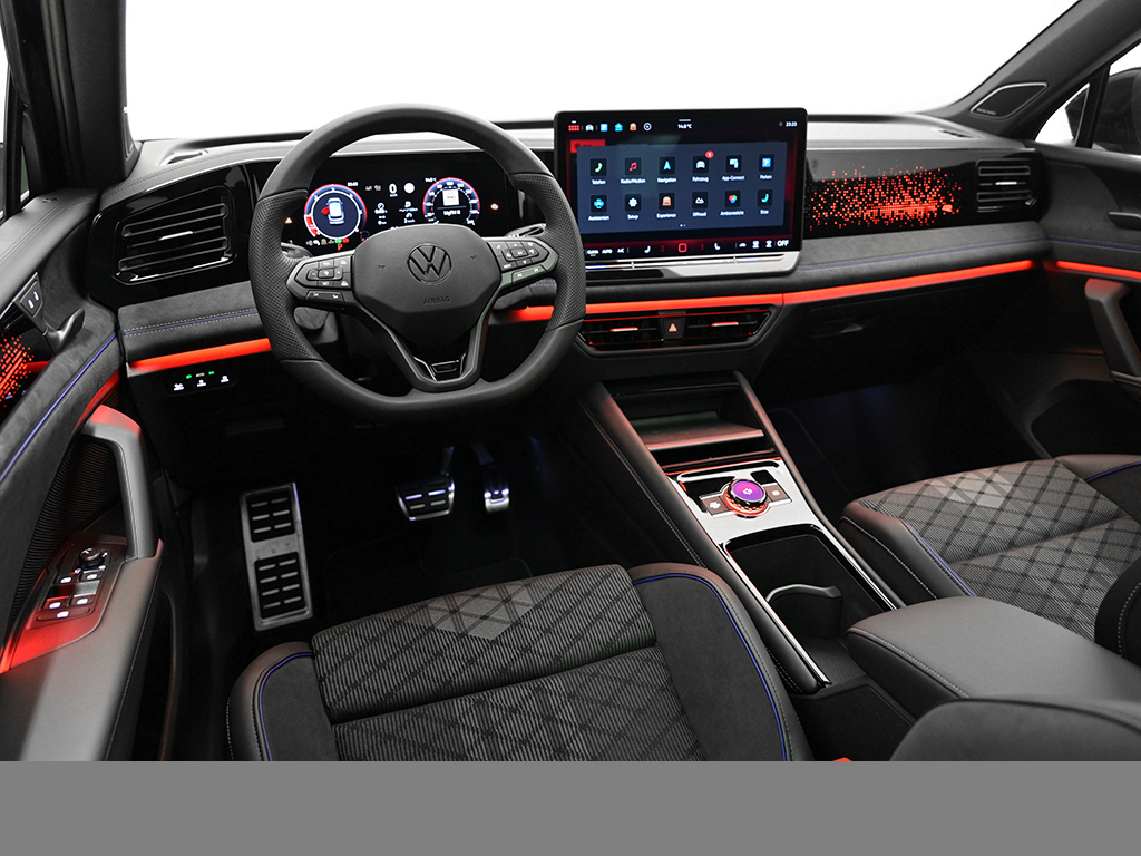 Volkswagen Tiguan 2.0 TDI R-LINE 4MOTION DSG BLACKSTYLE AHK
