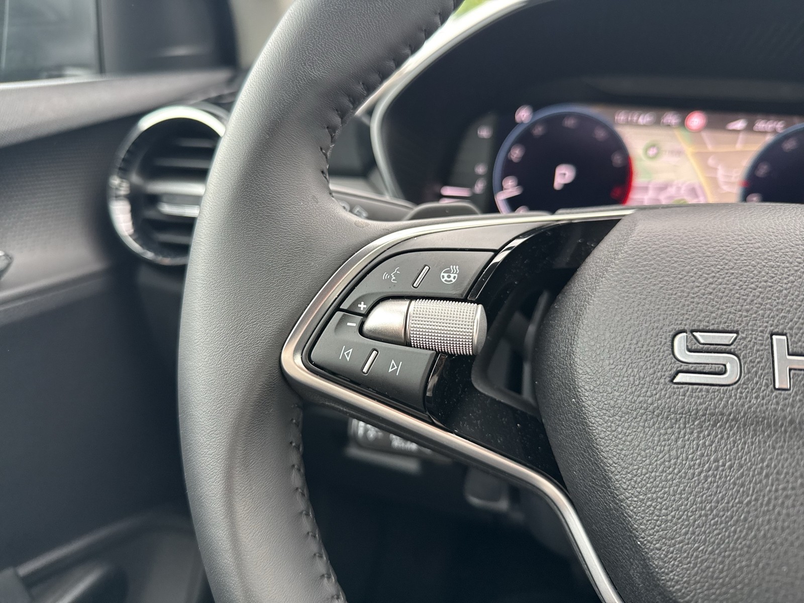 Skoda Fabia 1.5 TOUR CAM ACC NAVI ALU CARPLAY SITZHEIZ