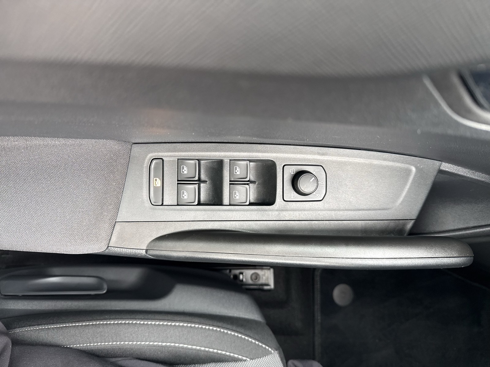 Skoda Fabia 1.5 TOUR CAM ACC NAVI ALU CARPLAY SITZHEIZ