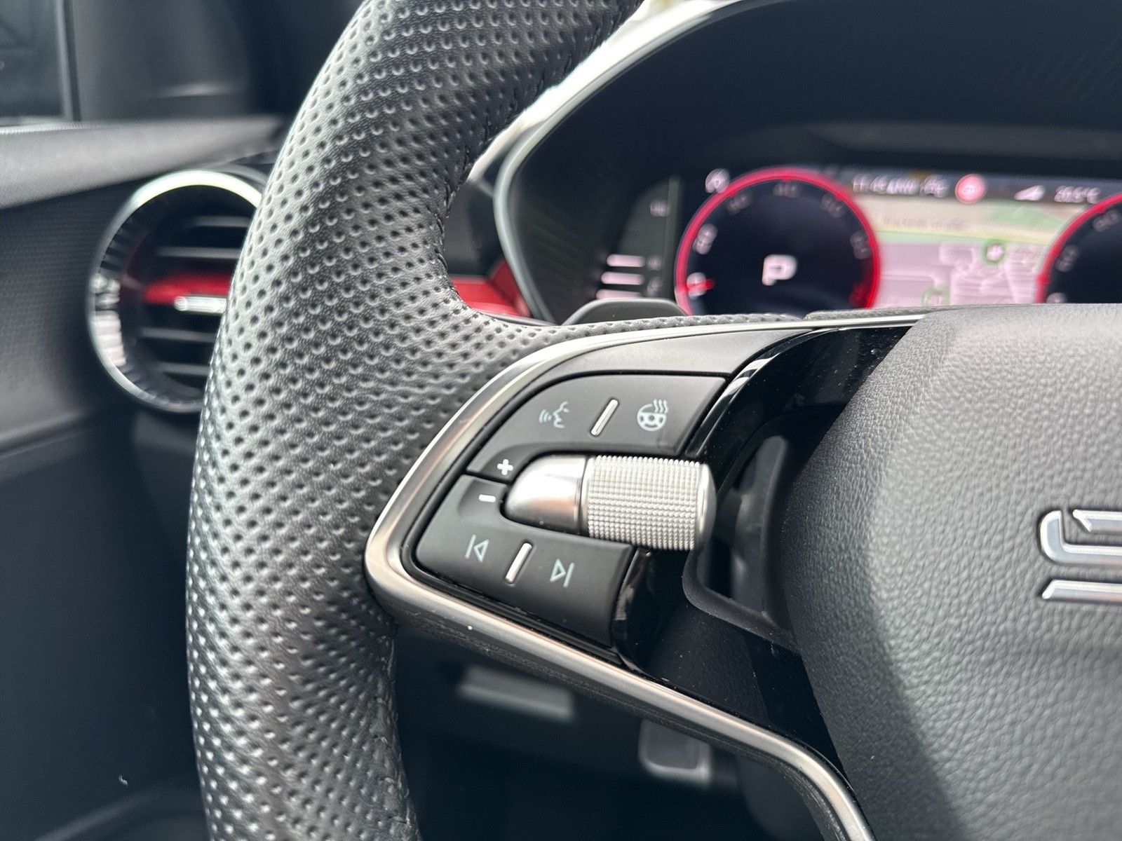Skoda Fabia 1.0 MONTE CARLO CAM NAVI CARPLAY SITZHEIZ.