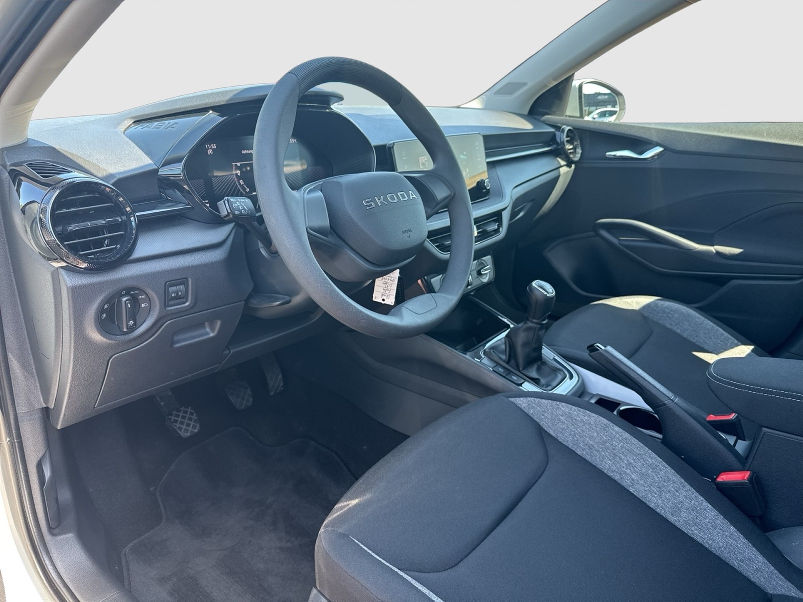 Skoda Fabia 1.0 EINPARKHILFE BLUETOOTH LED DAB KLIMA