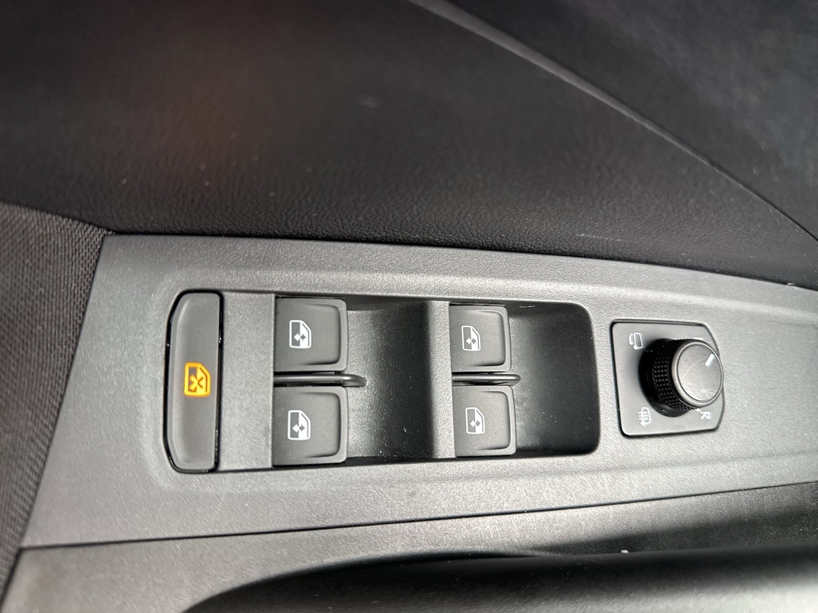 Skoda Fabia 1.5 TOUR CAM ACC NAVI ALU CARPLAY SITZHEIZ