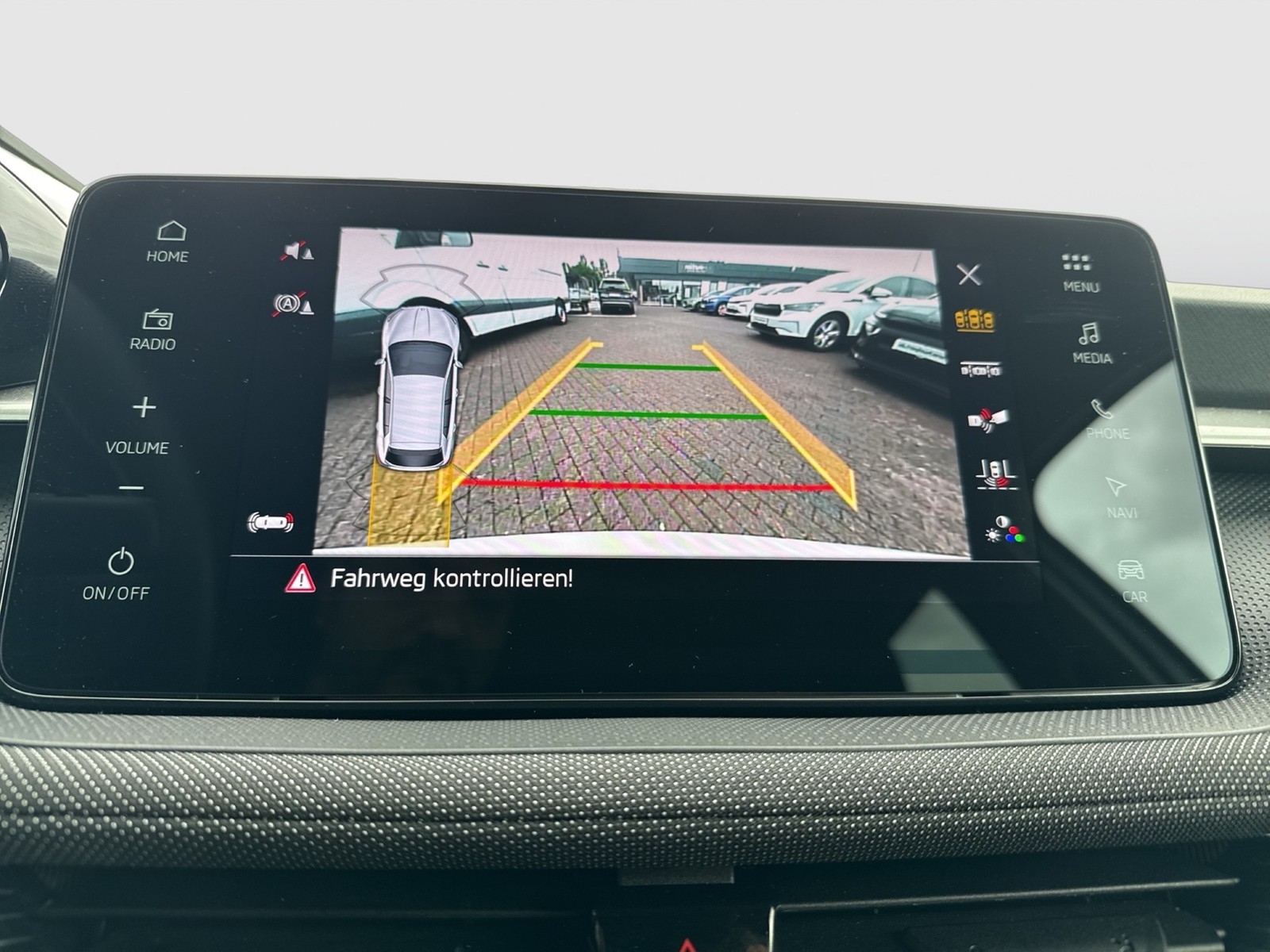 Skoda Fabia 1.5 TOUR CAM ACC NAVI ALU CARPLAY SITZHEIZ