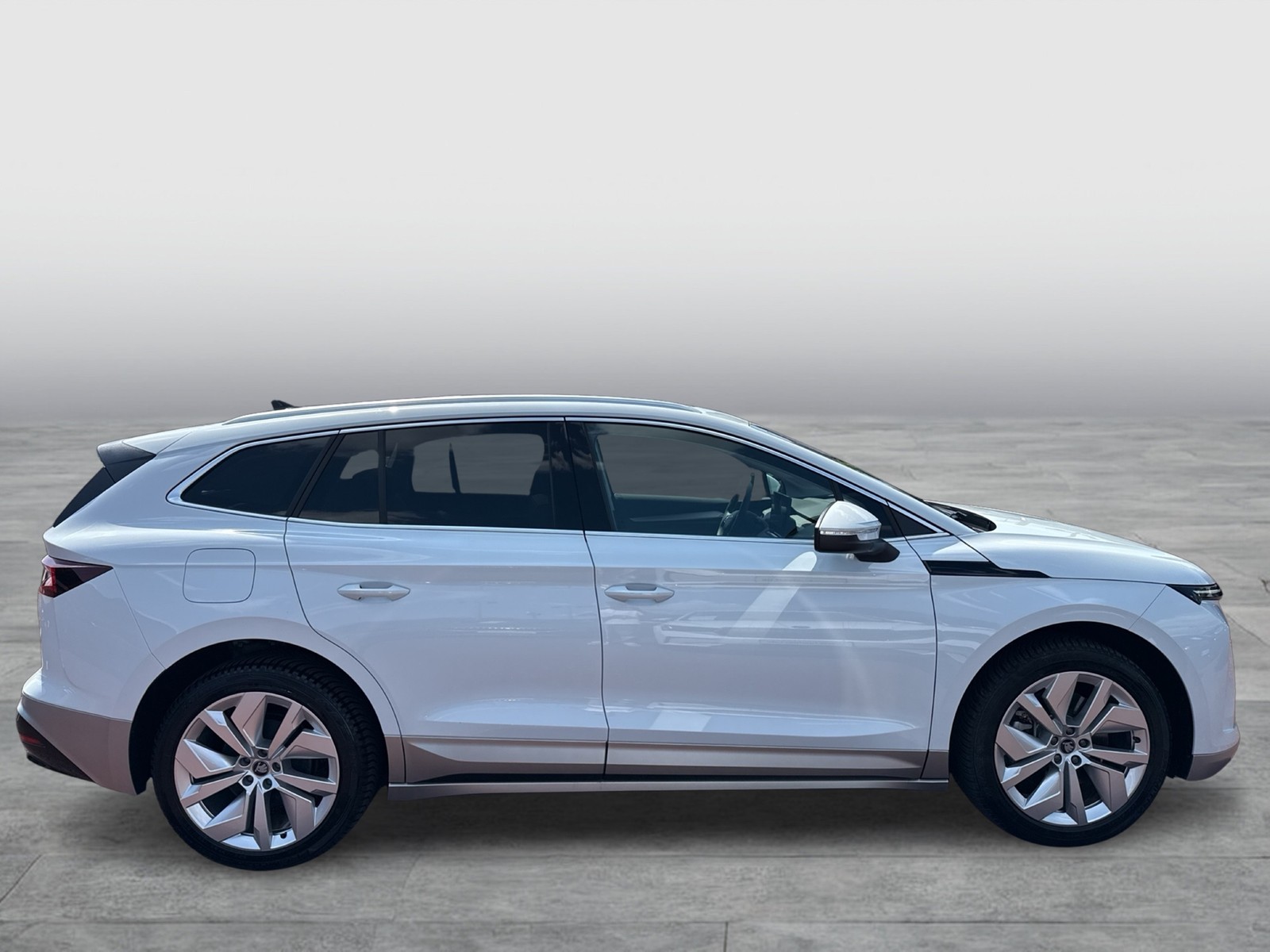 Skoda Enyaq 85 LOFT WÄRMEPUMPE PANO AHK CAM ACC LM20