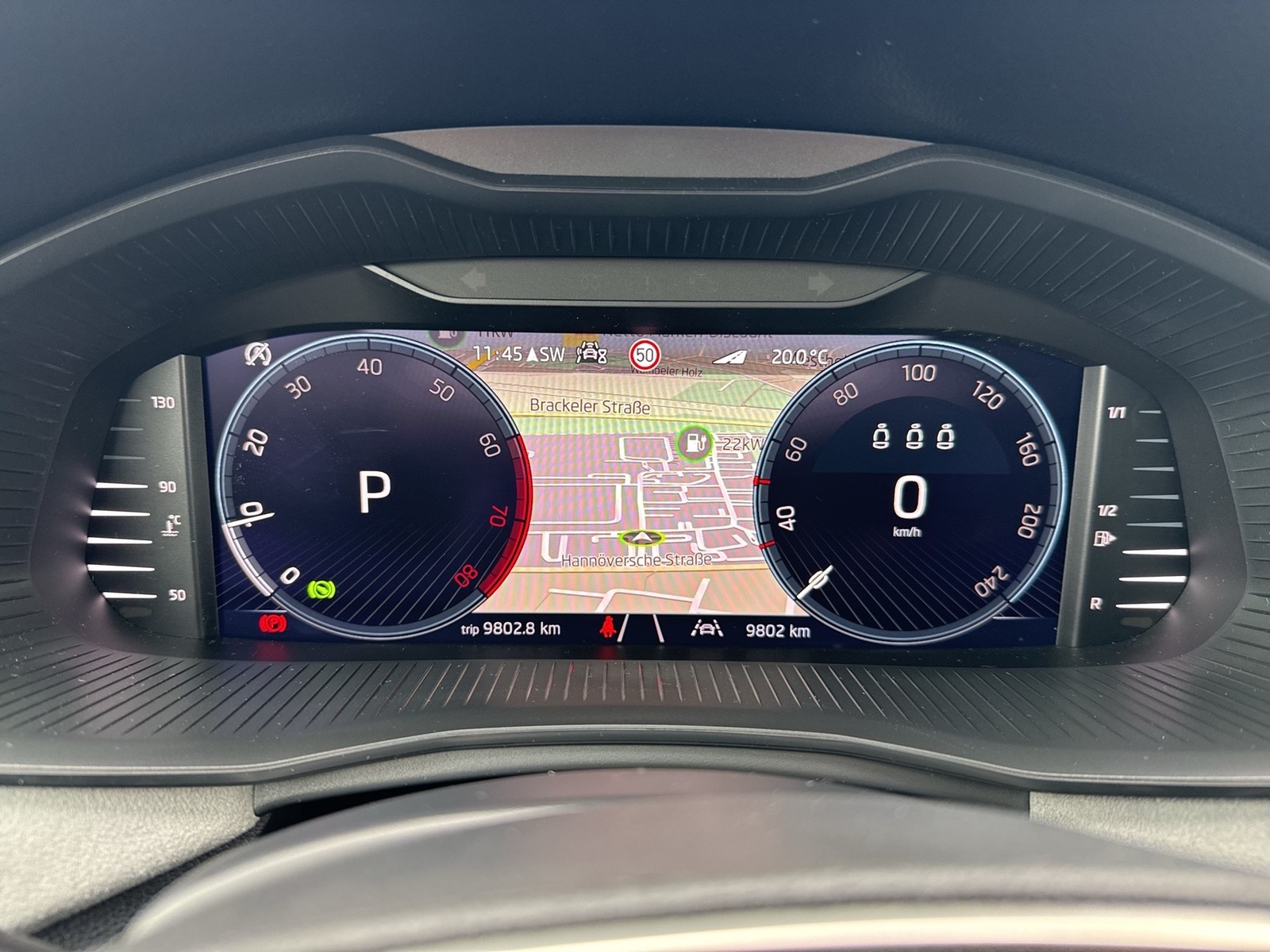 Skoda Kamiq 1.5 TOUR PANO CAM ACC LM18 MATRIX E-KLAPPE