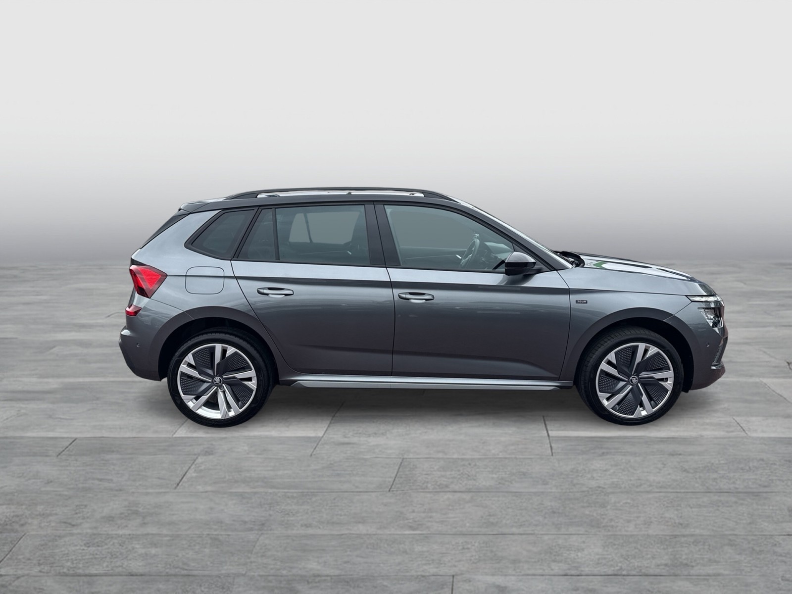 Skoda Kamiq 1.5 TOUR PANO CAM ACC LM18 MATRIX E-KLAPPE