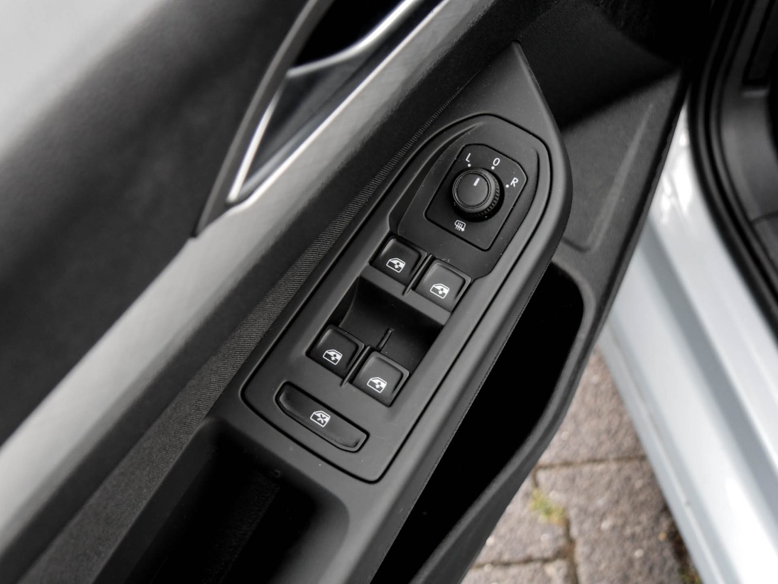 Volkswagen Golf VIII 2.0 SITZHEIZUNG KLIMAAUTOMATIK DAB+
