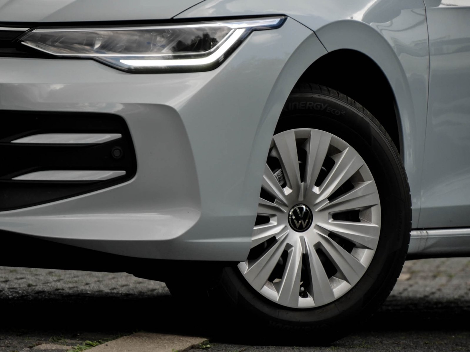 Volkswagen Golf VIII 2.0 SITZHEIZUNG KLIMAAUTOMATIK DAB+