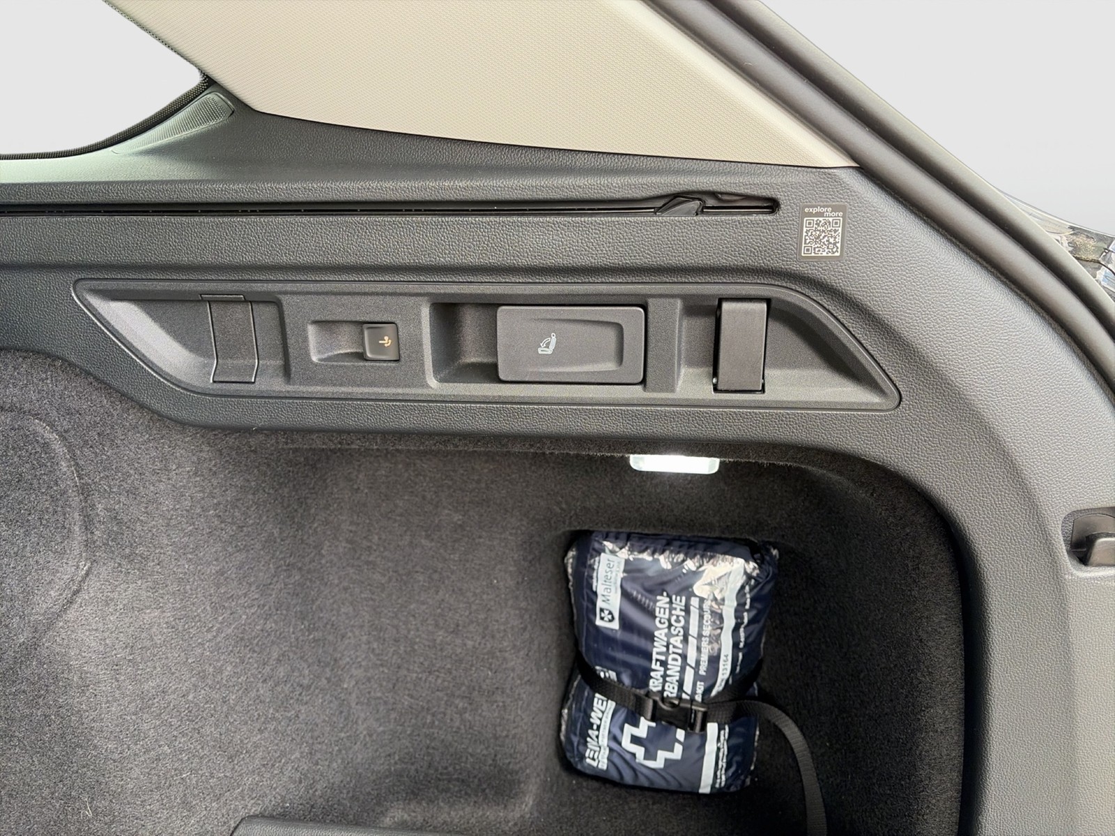 Skoda Superb Combi 2.0 AHK CAM ACC NAVI ALU CARPLAY