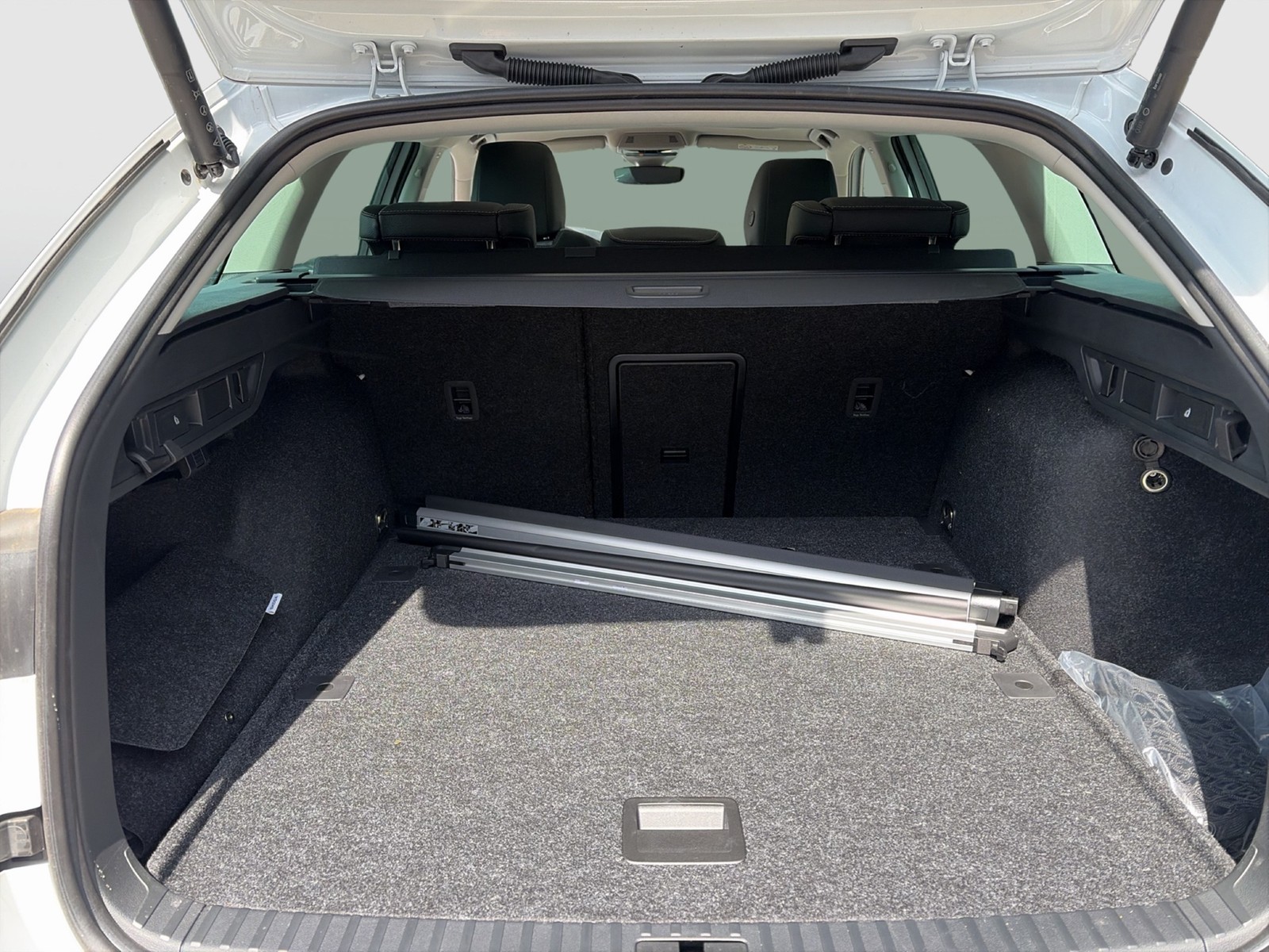 Skoda Octavia Combi 2.0 TOUR PANO STANDHZ. CANTON ACC