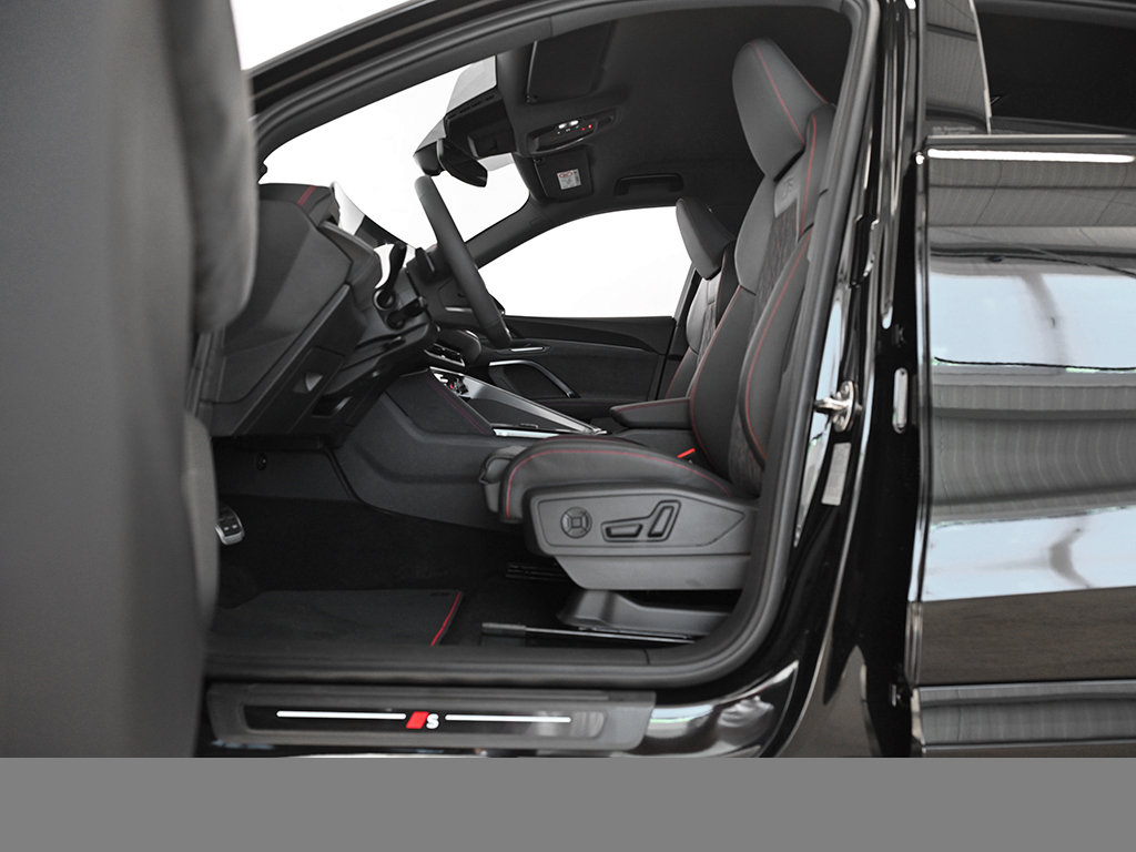 Audi Q5 Sportback TFSI quattro S tronic SLine+AHK+Carbon+Tech+Volllackierung+
