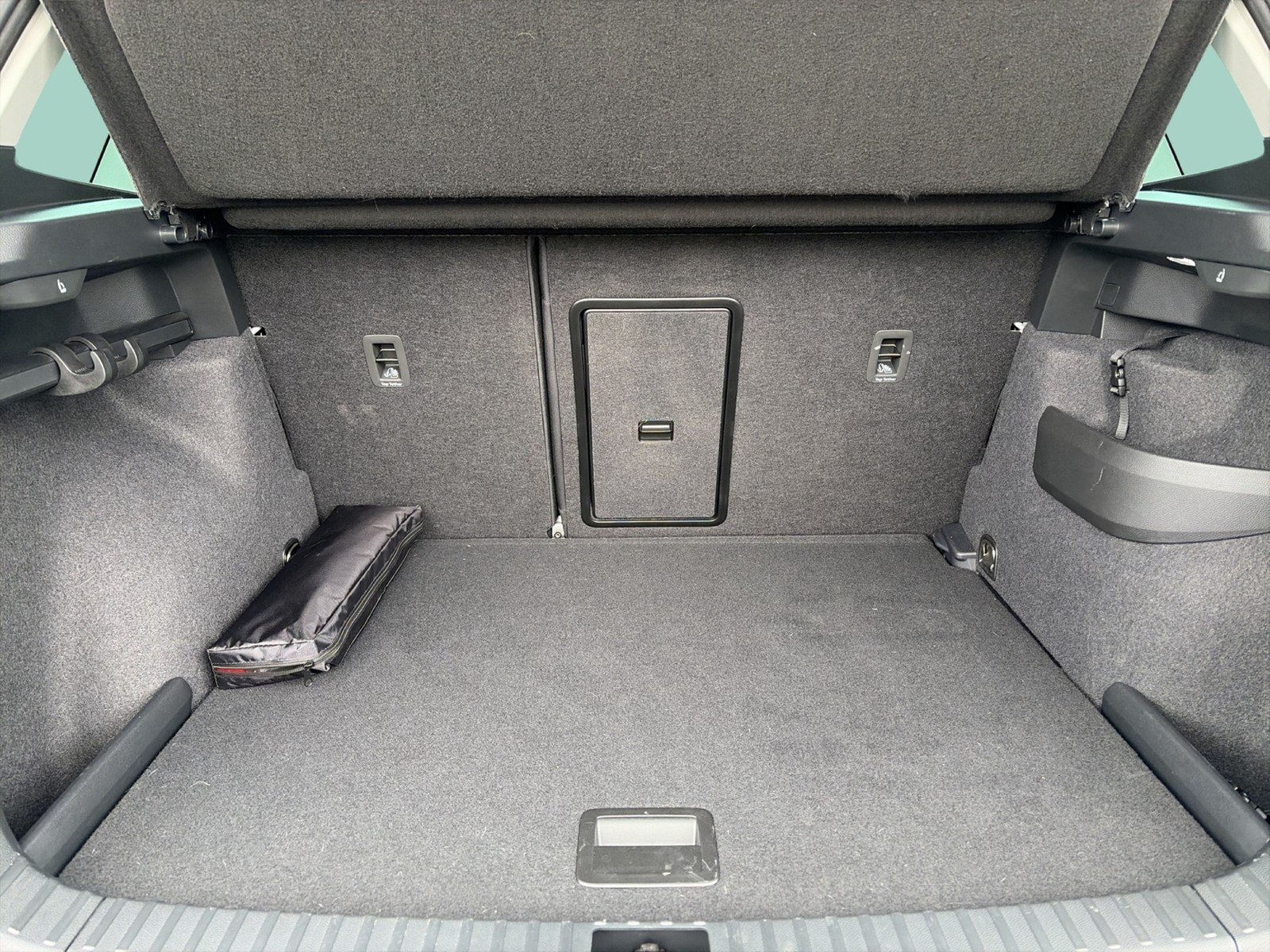Skoda Karoq 2.0 TOUR STANDHZ. AHK CAM ACC MATRIX NAVI